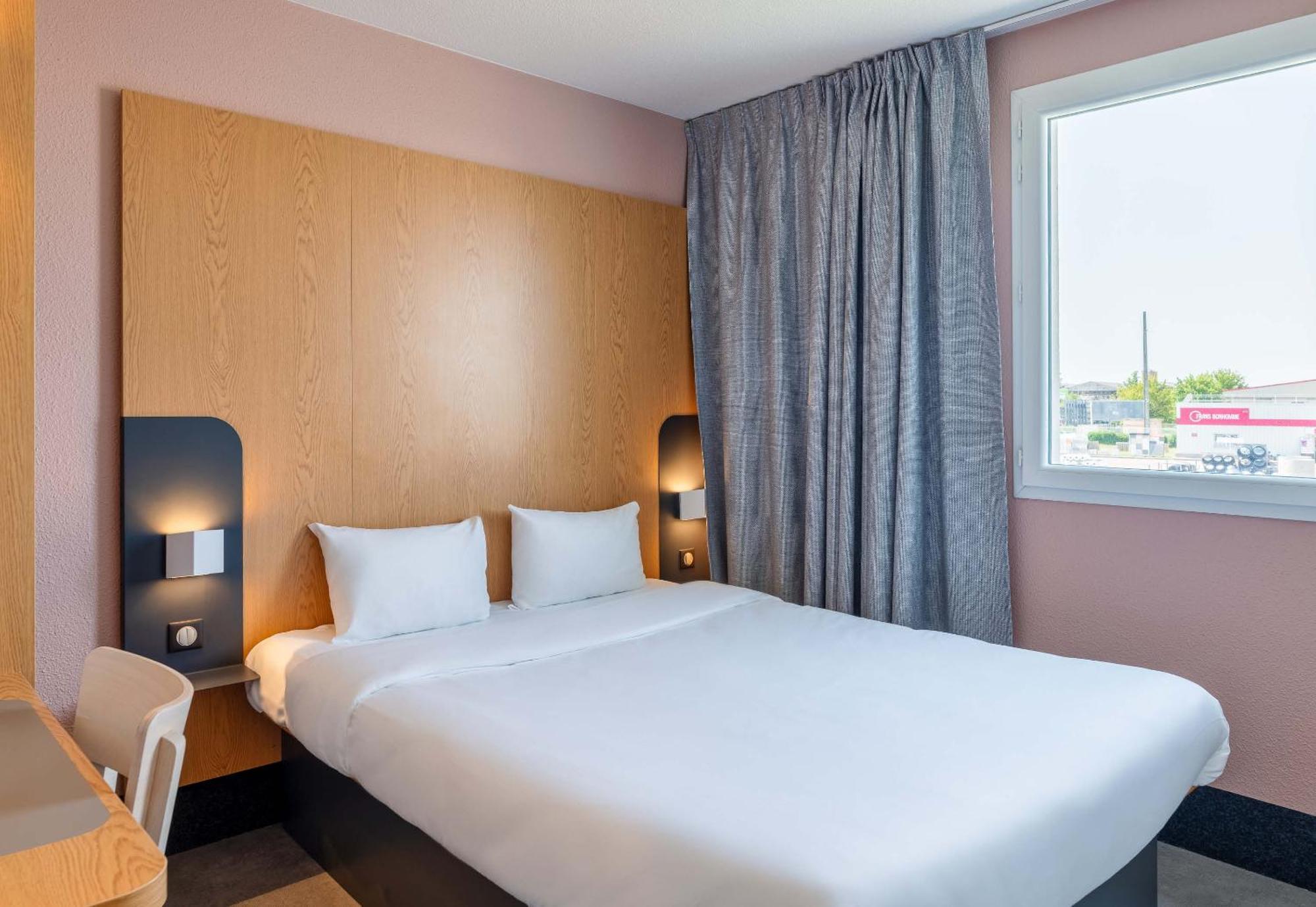 บีแอนด์บี โฮเทล ลียง ยูเร็กซ์โป ชาสซิเยอ Hotel ชาสชูว์ ภายนอก รูปภาพ